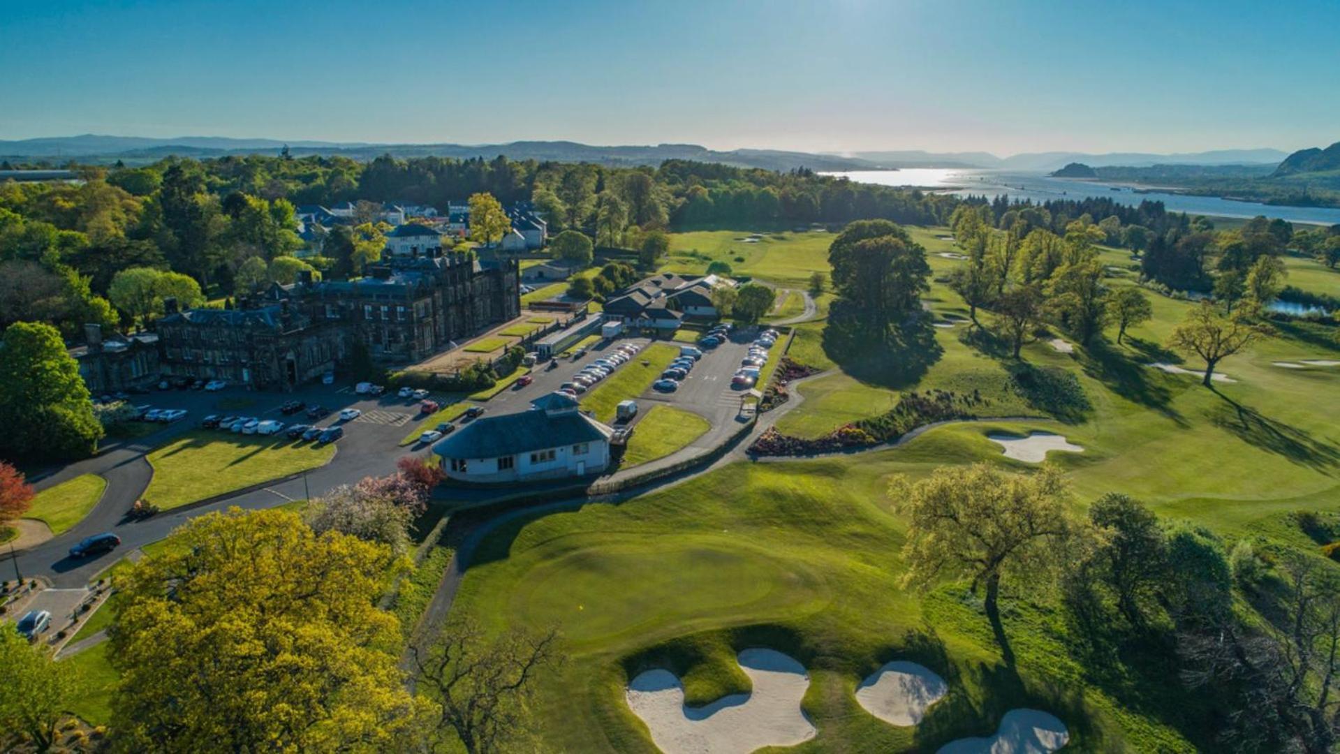 Mar Hall Golf & Spa Resort Bishopton  Bagian luar foto The 18th hole at the Old Course, with the clubhouse in the background